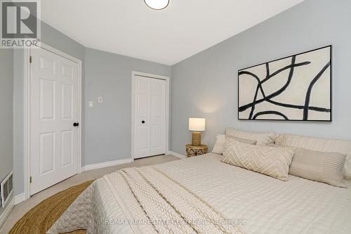 1395 Costigan Road, Milton, ON - Indoor Photo Showing Bedroom