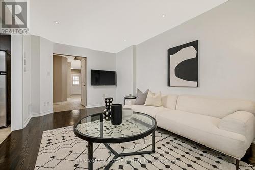 1395 Costigan Road, Milton, ON - Indoor Photo Showing Living Room