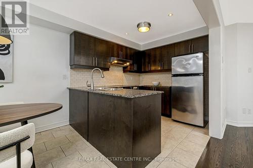 1395 Costigan Road, Milton, ON - Indoor Photo Showing Kitchen