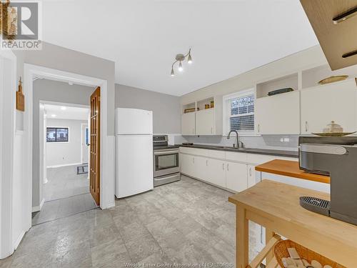 80 Wilson Avenue, Chatham, ON - Indoor Photo Showing Kitchen