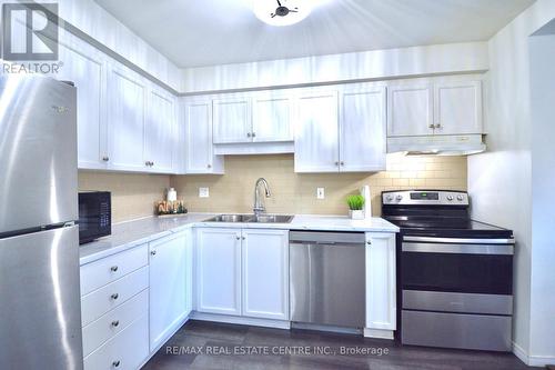 76 - 30 Imperial Road S, Guelph, ON - Indoor Photo Showing Kitchen With Double Sink With Upgraded Kitchen