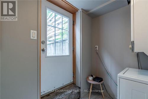 537 Ferguson Avenue N, Hamilton, ON - Indoor Photo Showing Laundry Room