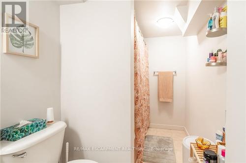 537 Ferguson Avenue N, Hamilton, ON - Indoor Photo Showing Bathroom