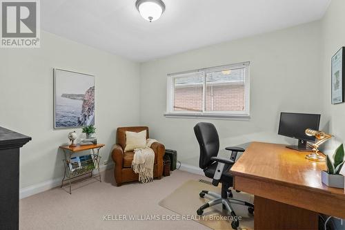 2182 Clarendon Park Drive, Burlington, ON - Indoor Photo Showing Office