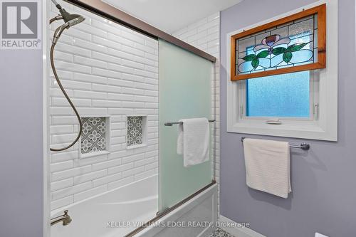 2182 Clarendon Park Drive, Burlington, ON - Indoor Photo Showing Bathroom