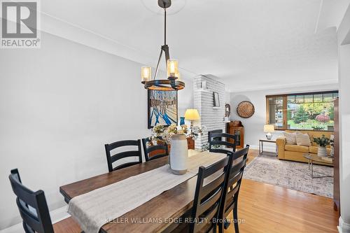 2182 Clarendon Park Drive, Burlington, ON - Indoor Photo Showing Dining Room