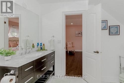 4 Champion Court, Brampton, ON - Indoor Photo Showing Bathroom