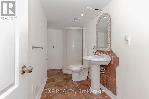 4 Champion Court, Brampton, ON - Indoor Photo Showing Bathroom