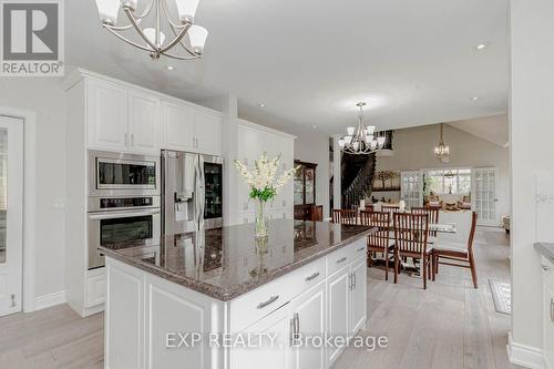 4 Champion Court, Brampton, ON - Indoor Photo Showing Kitchen With Upgraded Kitchen