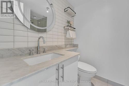 201 - 1910 Lake Shore Boulevard W, Toronto, ON - Indoor Photo Showing Bathroom