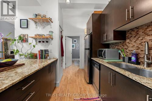 203 - 99 Chandos Avenue, Toronto, ON - Indoor Photo Showing Kitchen