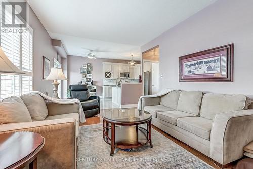 6 Collingwood Avenue, Brampton, ON - Indoor Photo Showing Living Room