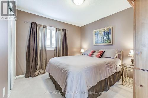 6 Collingwood Avenue, Brampton, ON - Indoor Photo Showing Bedroom