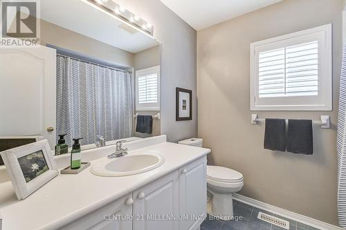 6 Collingwood Avenue, Brampton, ON - Indoor Photo Showing Bathroom