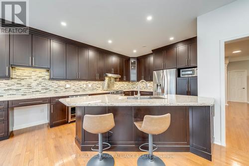 2183 Pheasant Lane, Oakville, ON - Indoor Photo Showing Kitchen With Upgraded Kitchen