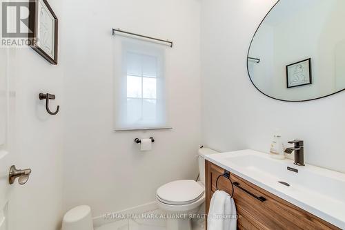 2183 Pheasant Lane, Oakville, ON - Indoor Photo Showing Bathroom