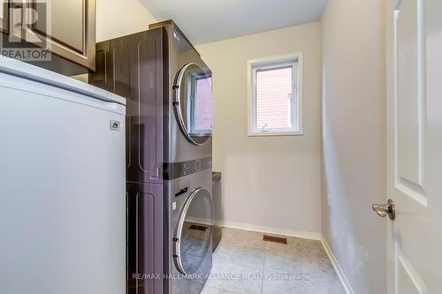 2183 Pheasant Lane, Oakville, ON - Indoor Photo Showing Laundry Room