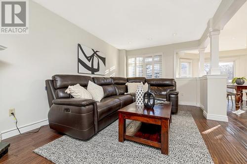 1594 Stillriver Crescent, Mississauga, ON - Indoor Photo Showing Living Room