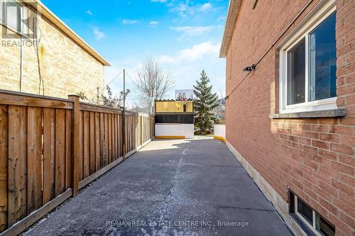 1594 Stillriver Crescent, Mississauga, ON - Outdoor With Exterior