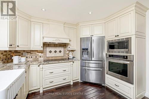 1594 Stillriver Crescent, Mississauga, ON - Indoor Photo Showing Kitchen