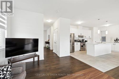 7884 Seabiscuite Drive, Niagara Falls, ON - Indoor Photo Showing Kitchen With Upgraded Kitchen