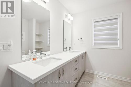 7884 Seabiscuite Drive, Niagara Falls, ON - Indoor Photo Showing Bathroom