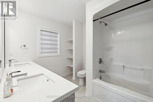 7884 Seabiscuite Drive, Niagara Falls, ON - Indoor Photo Showing Bathroom