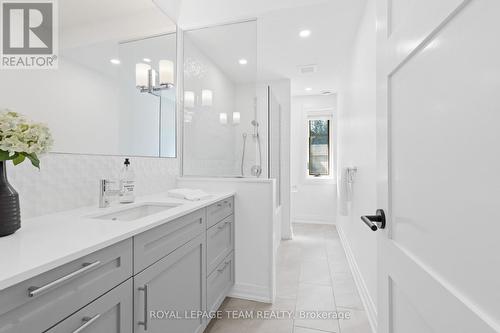 320 Hillcrest Road, Ottawa, ON - Indoor Photo Showing Bathroom