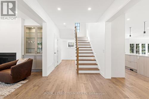 320 Hillcrest Road, Ottawa, ON - Indoor Photo Showing Other Room