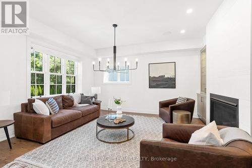 320 Hillcrest Road, Ottawa, ON - Indoor Photo Showing Living Room