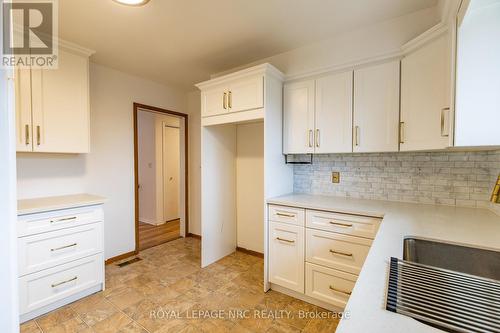 6307 Kirkland Drive, Niagara Falls (218 - West Wood), ON - Indoor Photo Showing Kitchen