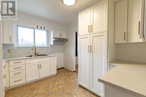 6307 Kirkland Drive, Niagara Falls (218 - West Wood), ON - Indoor Photo Showing Kitchen