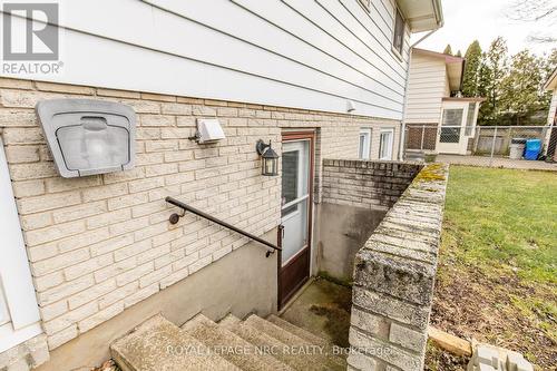 6307 Kirkland Drive, Niagara Falls (218 - West Wood), ON - Outdoor With Exterior