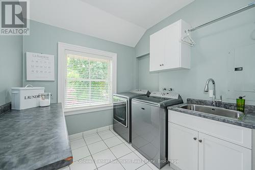 66 Grange Street, Guelph (Central East), ON - Indoor Photo Showing Laundry Room