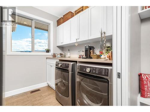 Laundry / mudroom. (Main level) - 3812 Terrapin Place, Vernon, BC - Indoor Photo Showing Kitchen