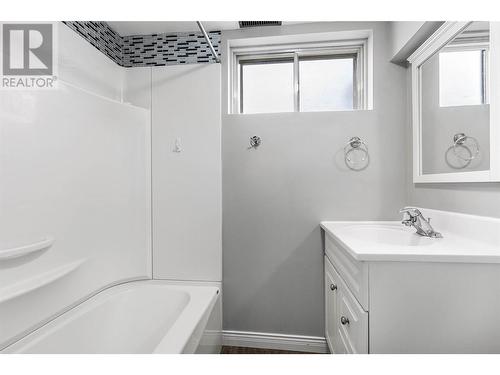 1505 Westlynn Drive, Kamloops, BC - Indoor Photo Showing Bathroom