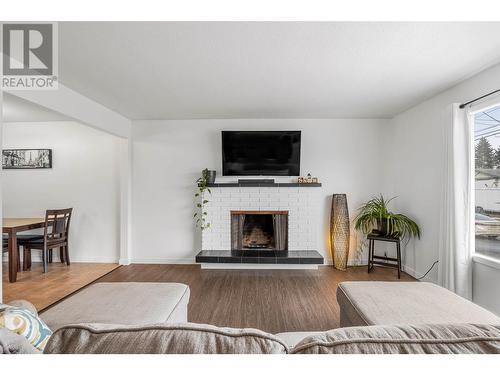 1505 Westlynn Drive, Kamloops, BC - Indoor Photo Showing Living Room With Fireplace