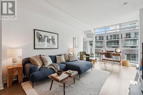 808 - 1171 Queen Street W, Toronto, ON - Indoor Photo Showing Living Room