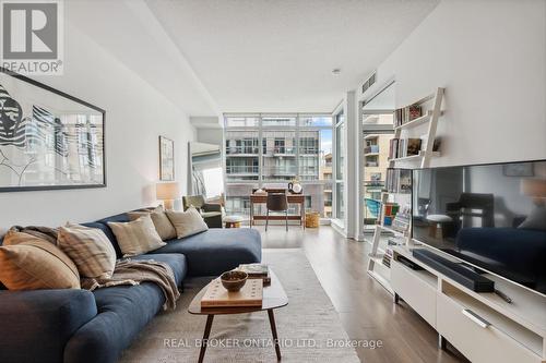 808 - 1171 Queen Street W, Toronto, ON - Indoor Photo Showing Living Room