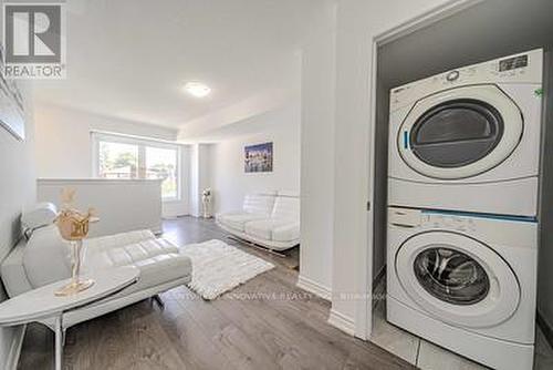 388 Okanagan Path, Oshawa, ON - Indoor Photo Showing Laundry Room