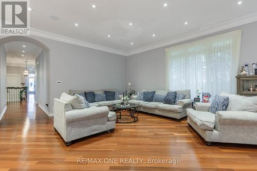 350 Via Romano Boulevard, Vaughan, ON - Indoor Photo Showing Living Room