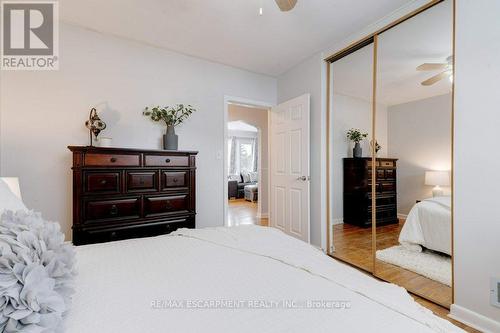 139 West 3Rd Street, Hamilton, ON - Indoor Photo Showing Bedroom