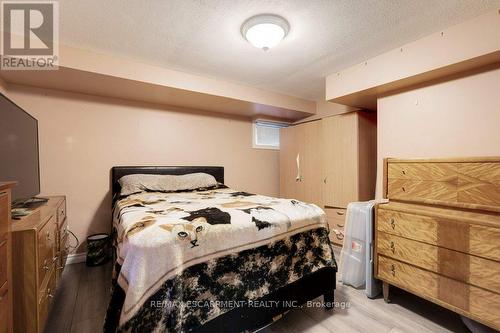 139 West 3Rd Street, Hamilton, ON - Indoor Photo Showing Bedroom