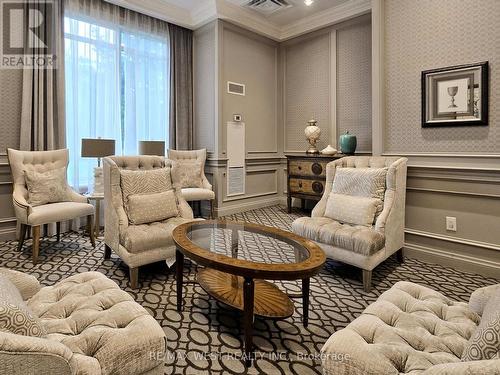 1716 - 9255 Jane Street, Vaughan, ON - Indoor Photo Showing Living Room