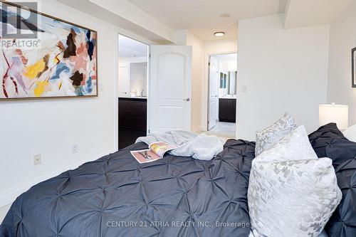 318 - 20 North Park Road, Vaughan, ON - Indoor Photo Showing Bedroom