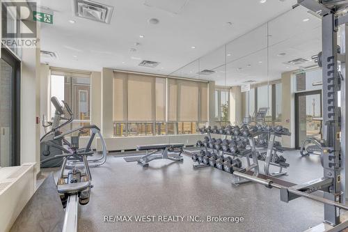 1106 - 60 Honeycrisp Crescent, Vaughan, ON - Indoor Photo Showing Gym Room