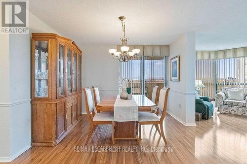 805 - 5080 Pinedale Avenue, Burlington, ON - Indoor Photo Showing Dining Room