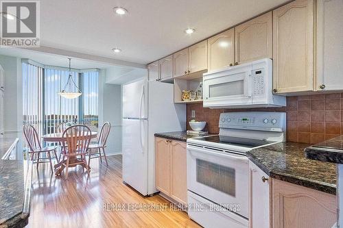 805 - 5080 Pinedale Avenue, Burlington, ON - Indoor Photo Showing Kitchen