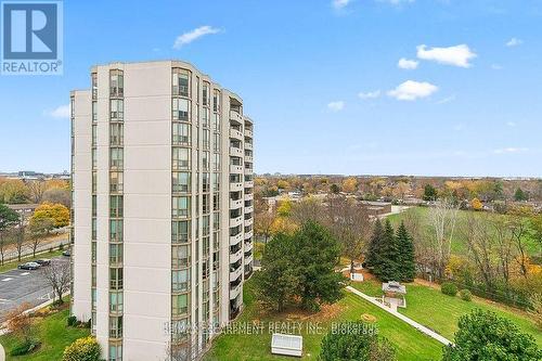 805 - 5080 Pinedale Avenue, Burlington, ON - Outdoor