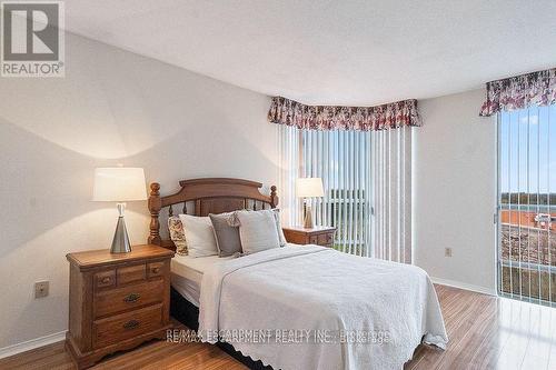 805 - 5080 Pinedale Avenue, Burlington, ON - Indoor Photo Showing Bedroom